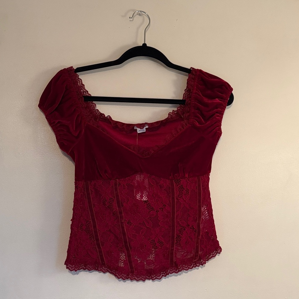 Elegant Red Velvet and Lace Top - Picture 2 of 4
